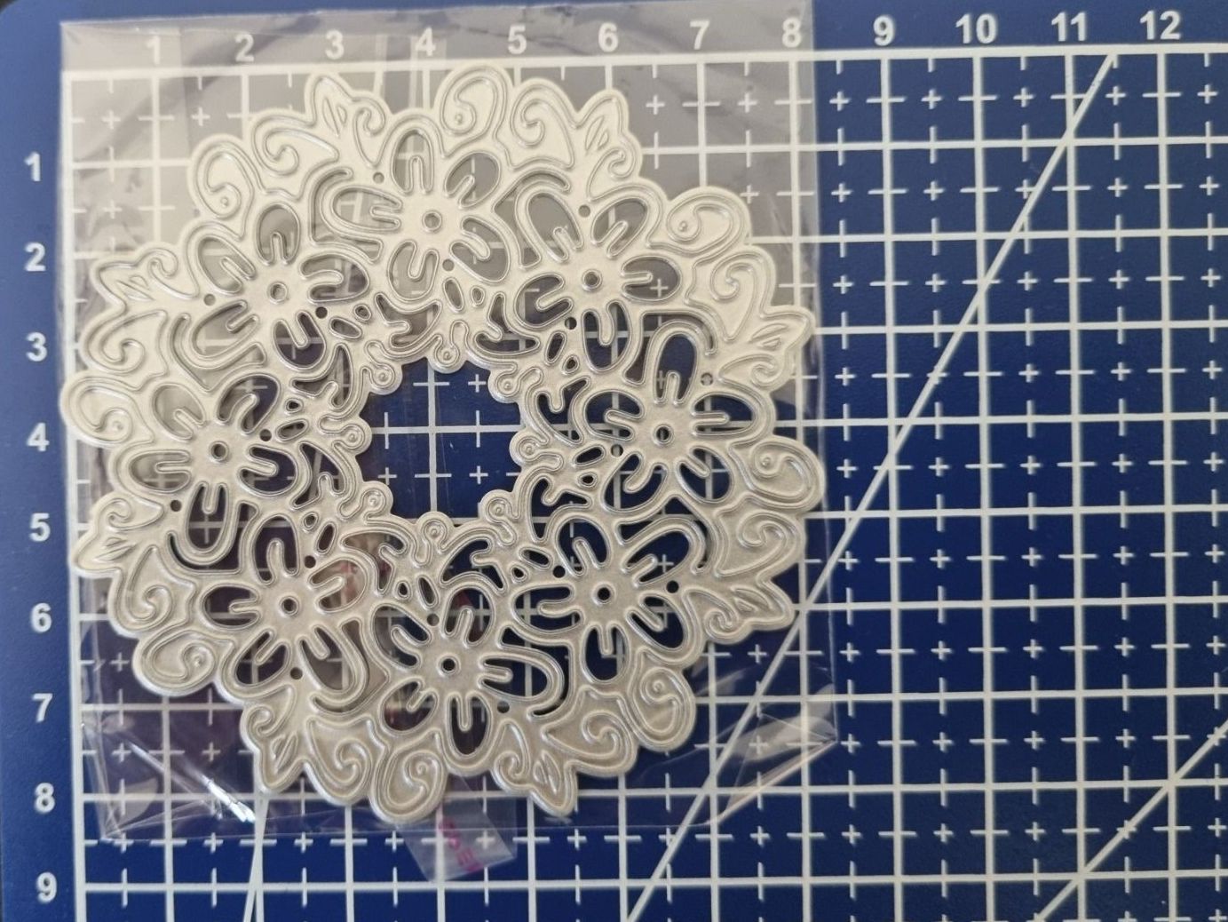 Sciablone: Stanzschablone Nr.270, Blumenkranz (Sizzix geeignet) – Nuovo e nell'imballaggio originale da Gretzenbach venduto da Fliegepilz56 1