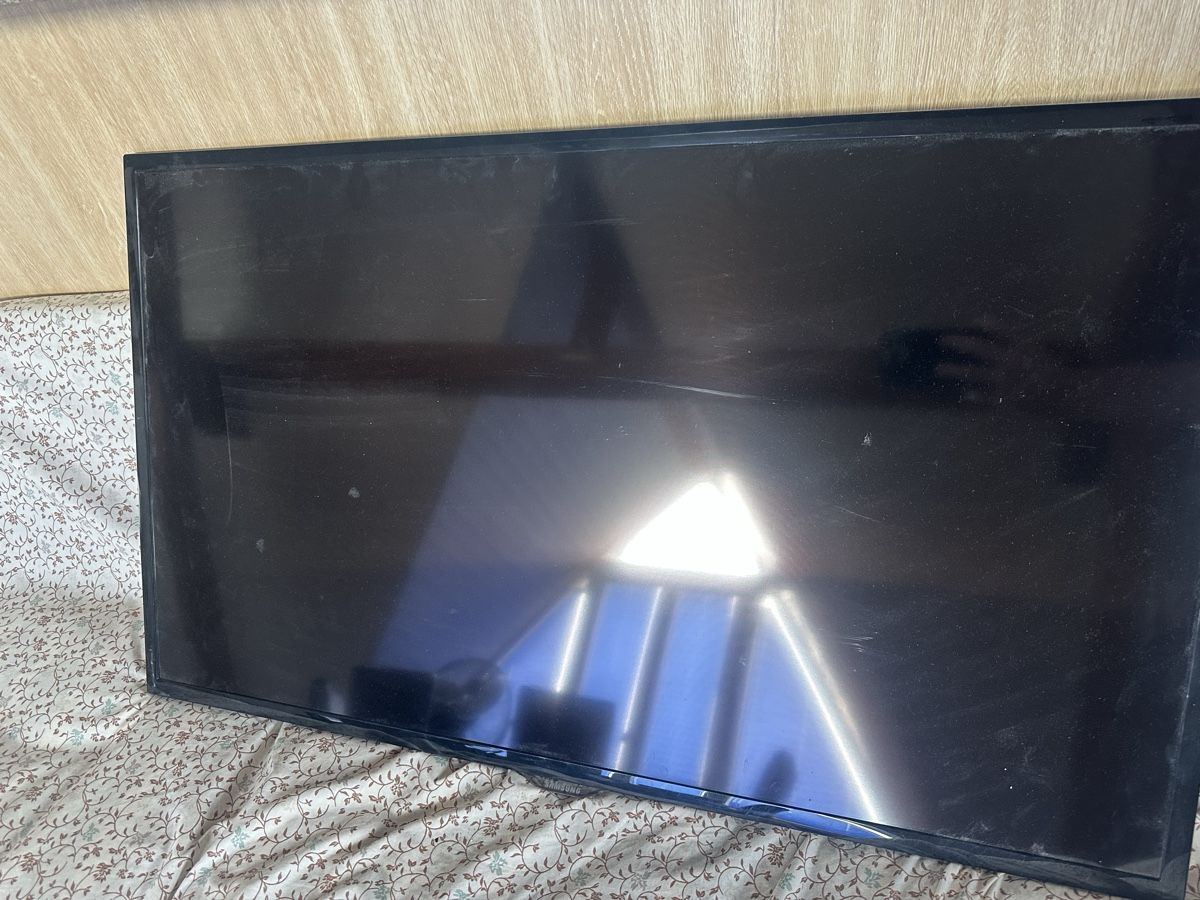 Ecrans: Samsung Series 5 Flachbildschirm  – D'occasion à Mägenwil par jon_r9pm 3