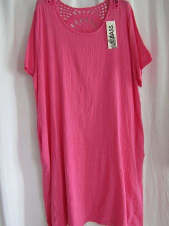 Gr. 46/52, Sommerkleid mit Häkelspitze in Pink, LesFreres