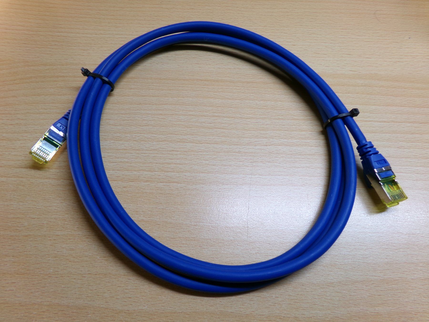 Kabel: Patchkabel 2m Cat6A – Neu (gemäss Beschreibung) aus Hombrechtikon von Maloev17