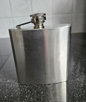 Flachmann/Taschenflasche aus Edelstahl, ideal für unterwegs!