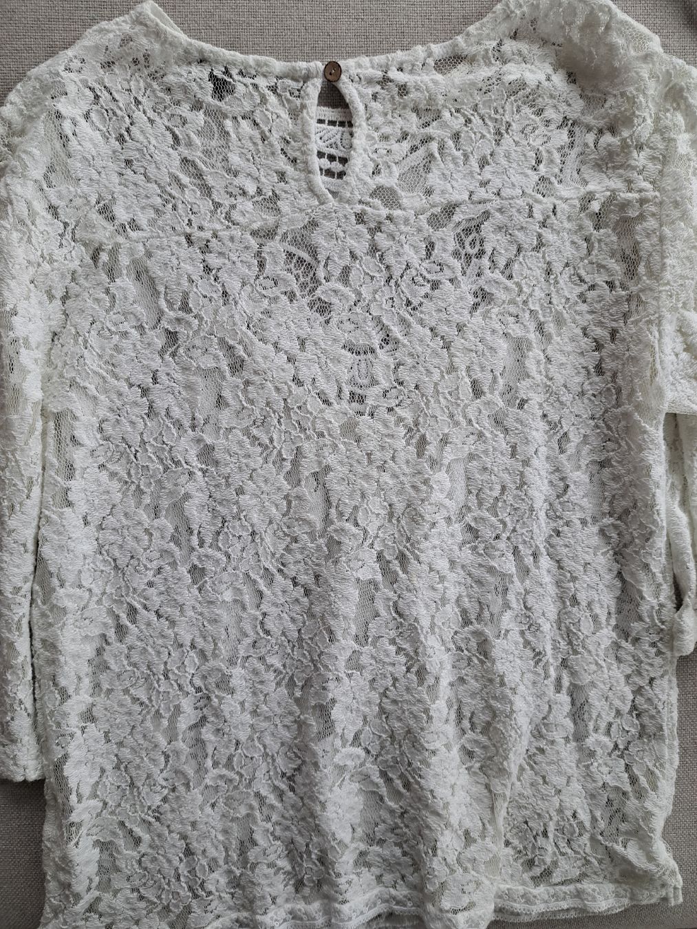 Top: Weisse Spitzenbluse Gr. L mit Applikation – Usato da Triesenberg venduto da Anastasia26 3