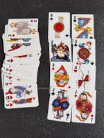 Stapel Spielkarten im mongolischen Stil im besten Zustand