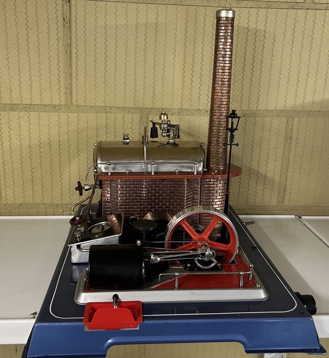 Wilesco Kit di modellismo & Modellini statici: Wilesco -D24 mit Gasfeuerung – Usato da Niederscherli venduto da dampfueli 7