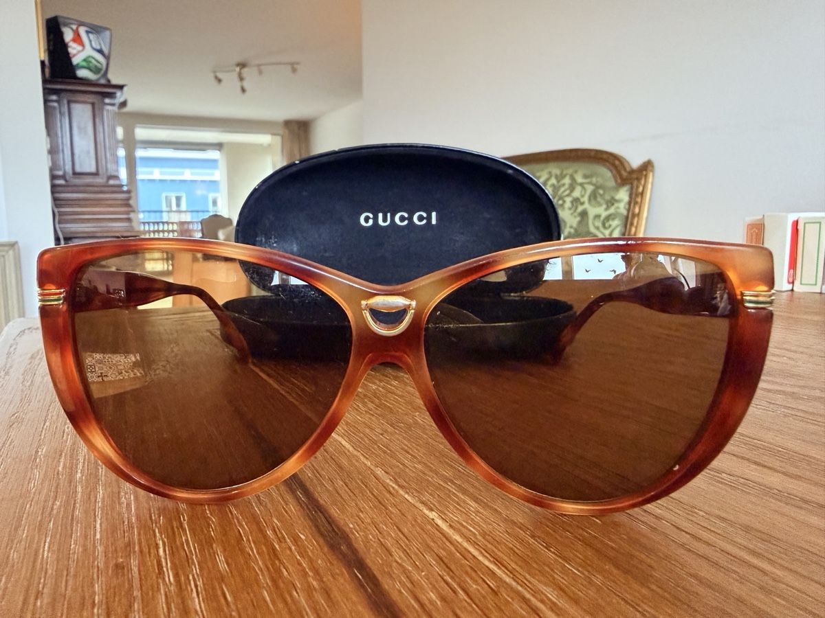 Gucci Brillen & Gläser: Original Gucci Sunglasses Tortoise Gold Logo Case – Gebraucht aus Gockhausen von van_82kh