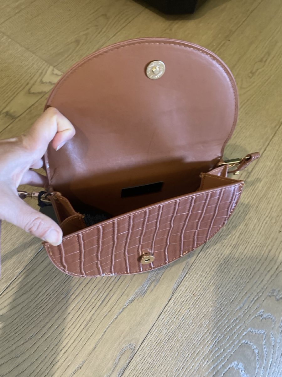 Borse da donna: Braune Tasche von PIECES – Nuovo e nell'imballaggio originale da Châtel St Denis venduto da kel_bhn8 1