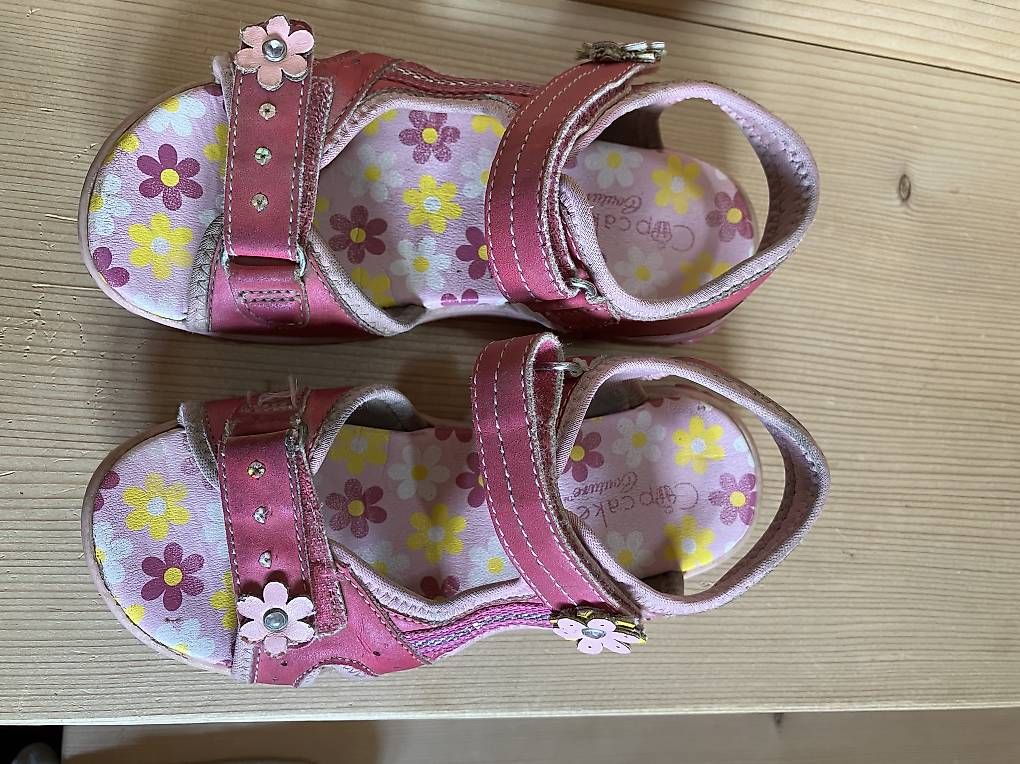 Scarpe per ragazze: Mädchensandalen pink Gr.29 – Usato da Brunnadern venduto da Bumlebee