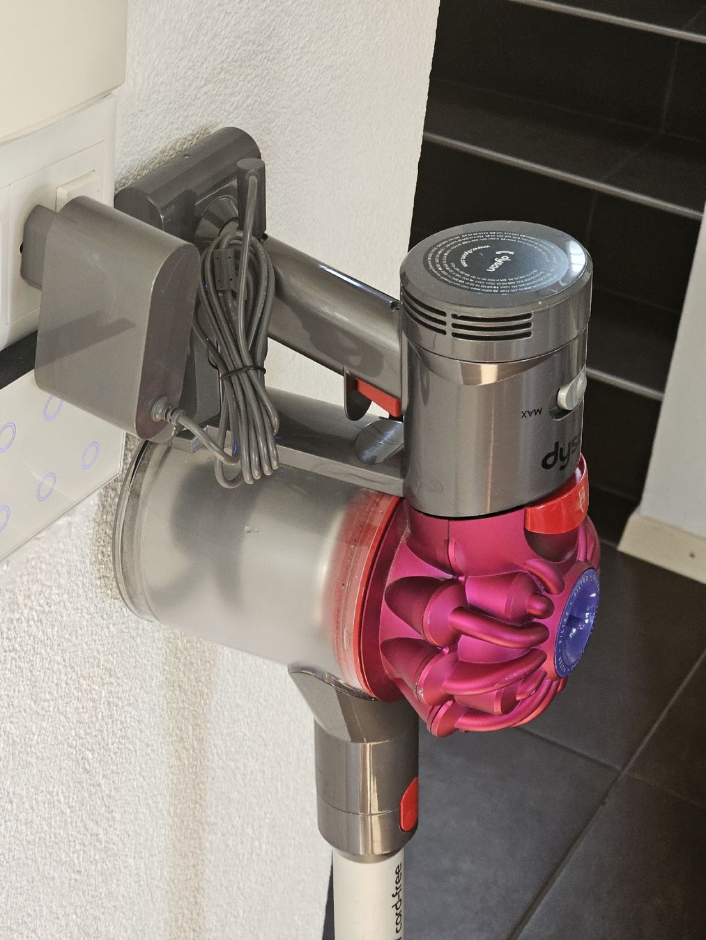 Dyson Staubsauger & Zubehör: Aspirateur Dyson V7 – Gebraucht aus Bulle von Bflowx 1