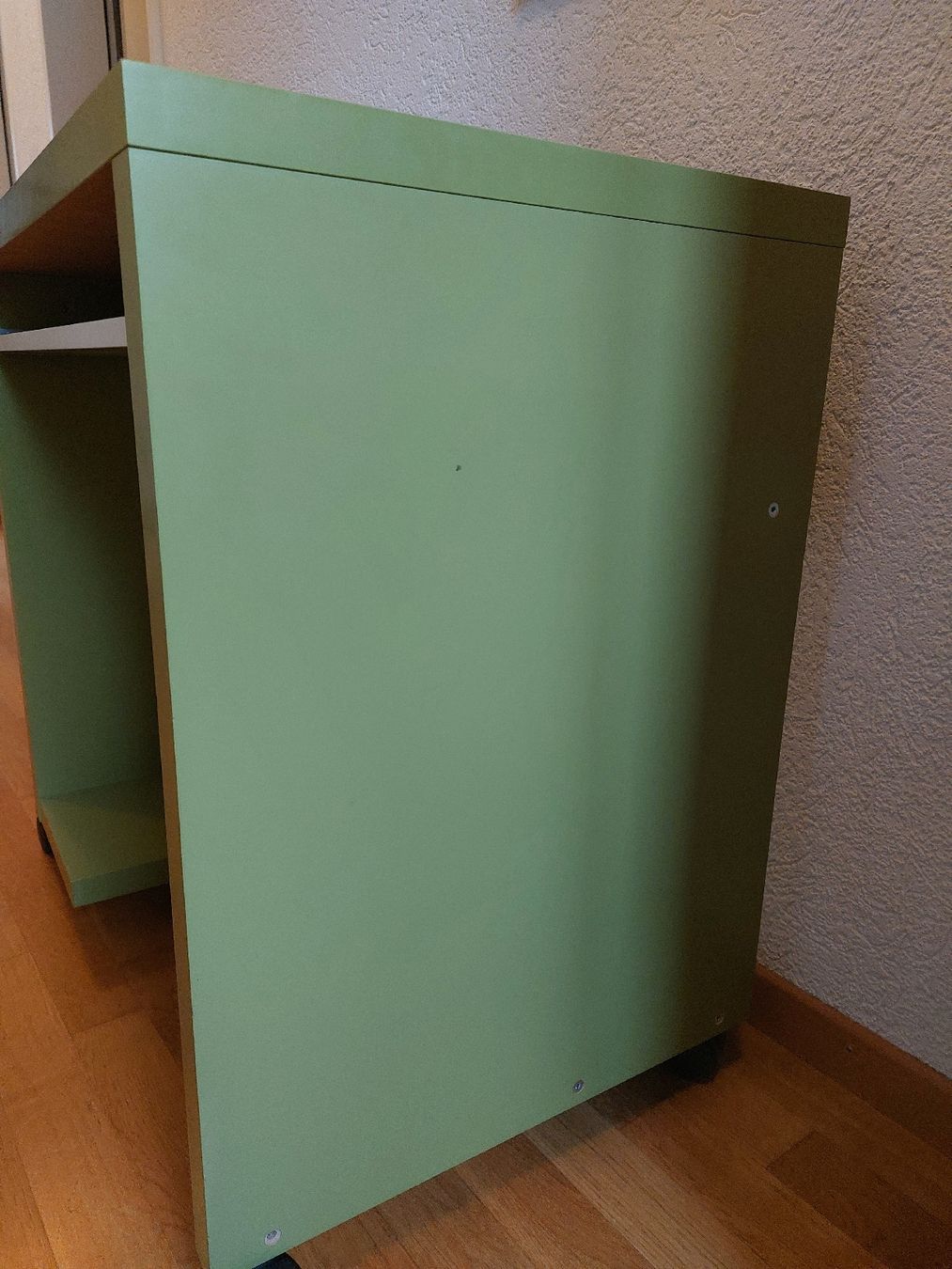 Scrivanie: Compact Computer Desk in Green with Pull-out Shelf, Used – Usato da Adliswil venduto da Jenhrt 6