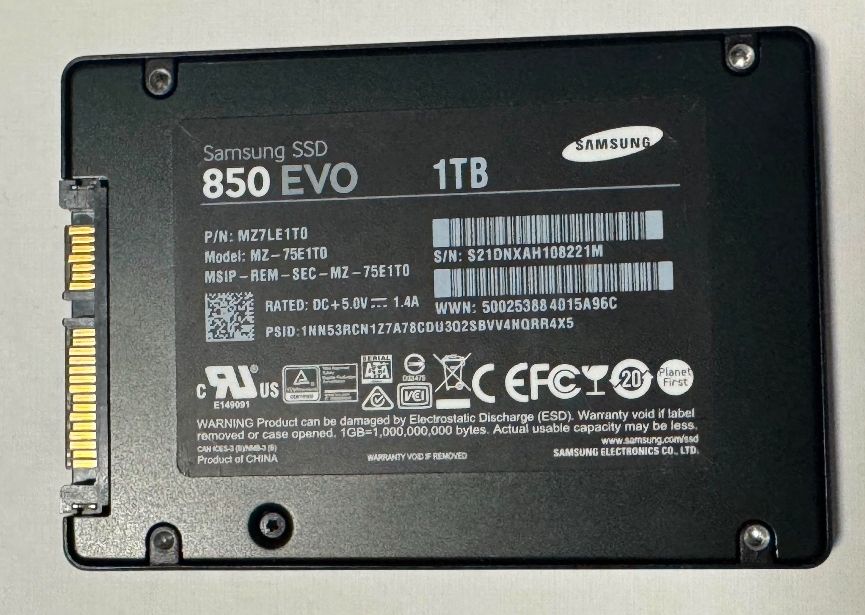 Collier et laisse: Samsung SSD SATA 1TB – D'occasion à Dagmersellen par Purppetz