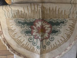 Nappe chemin de table en lin, vintage brodée main, pompons
