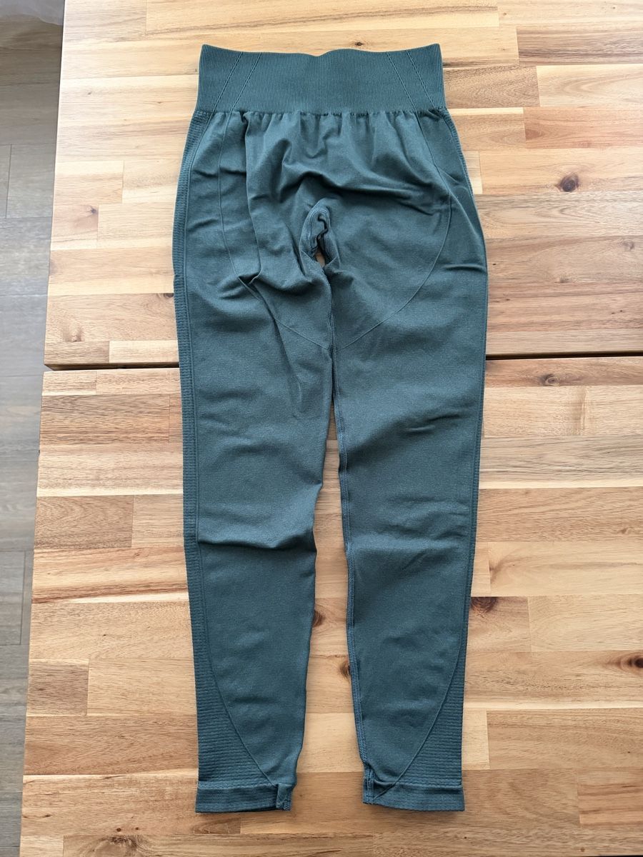 Teveo Leggings: Teveo Scrunch Leggings, Grösse M – Usato da Muolen venduto da ginmelz