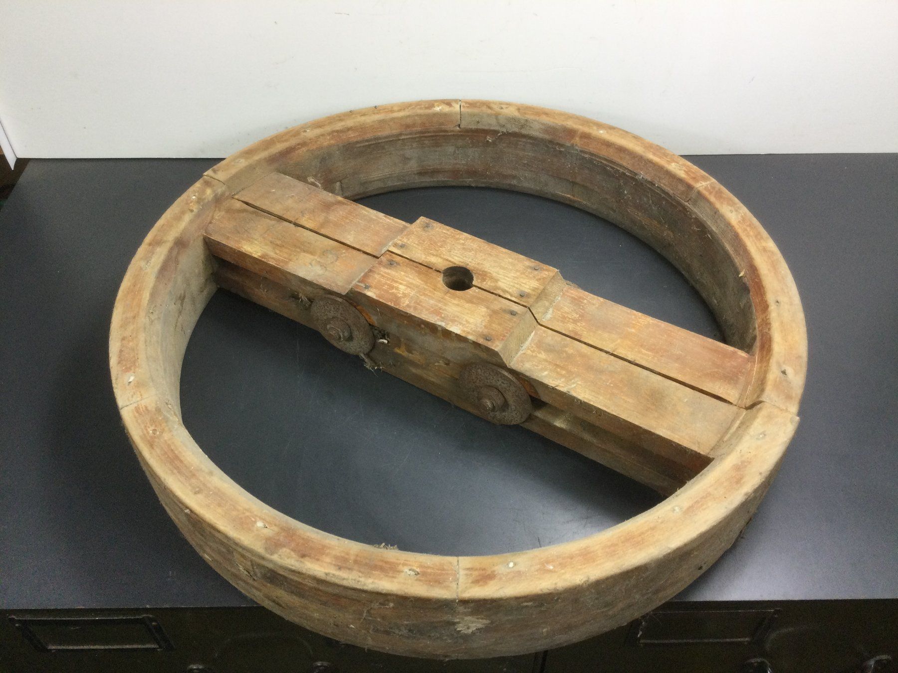 Trattori: Alte grosse Holz Transmission oder Handtriebsrad – Usato da Wangen SZ venduto da kuriosum12 1