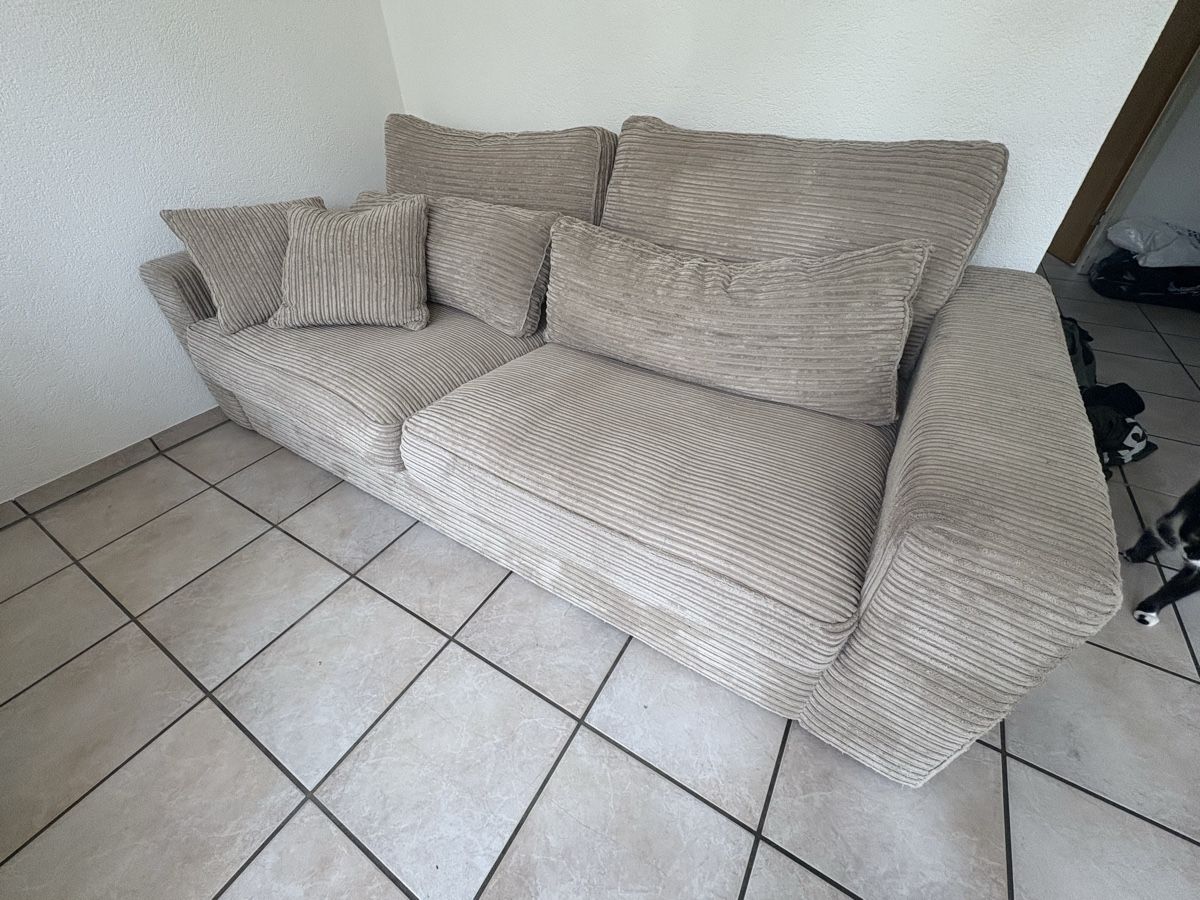 Sofas: Comfy Corduroy Sofa   – D'occasion à Lüscherz par ine_rdx7 2