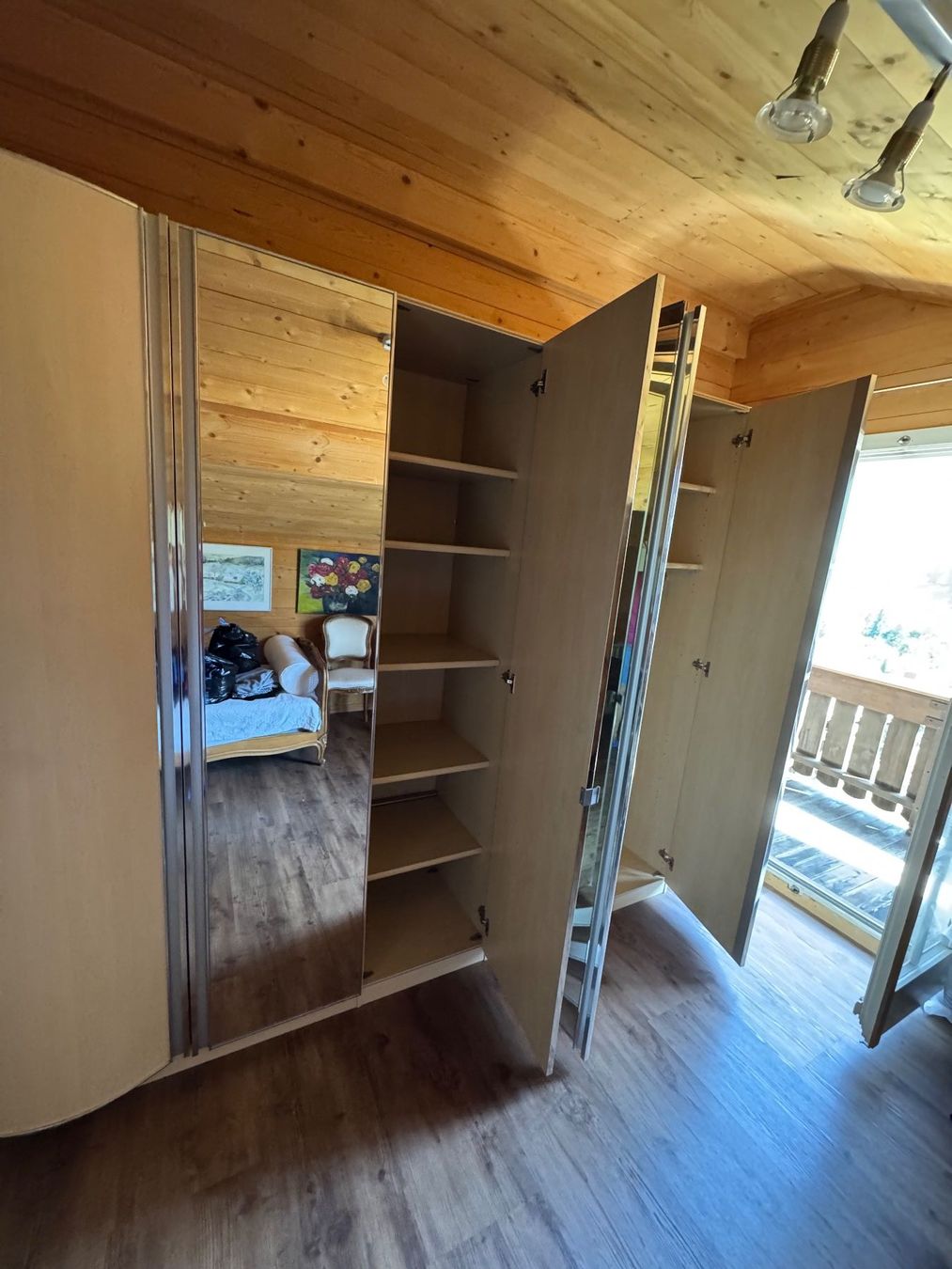 Armadi: Schrank / Spiegelschrank – Usato da Zweisimmen venduto da kakibe 2