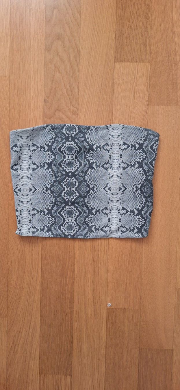Bershka Tops: Bershka, bustier python gris – Neuf (Voir description) à Lussery-Villars par pousinete02