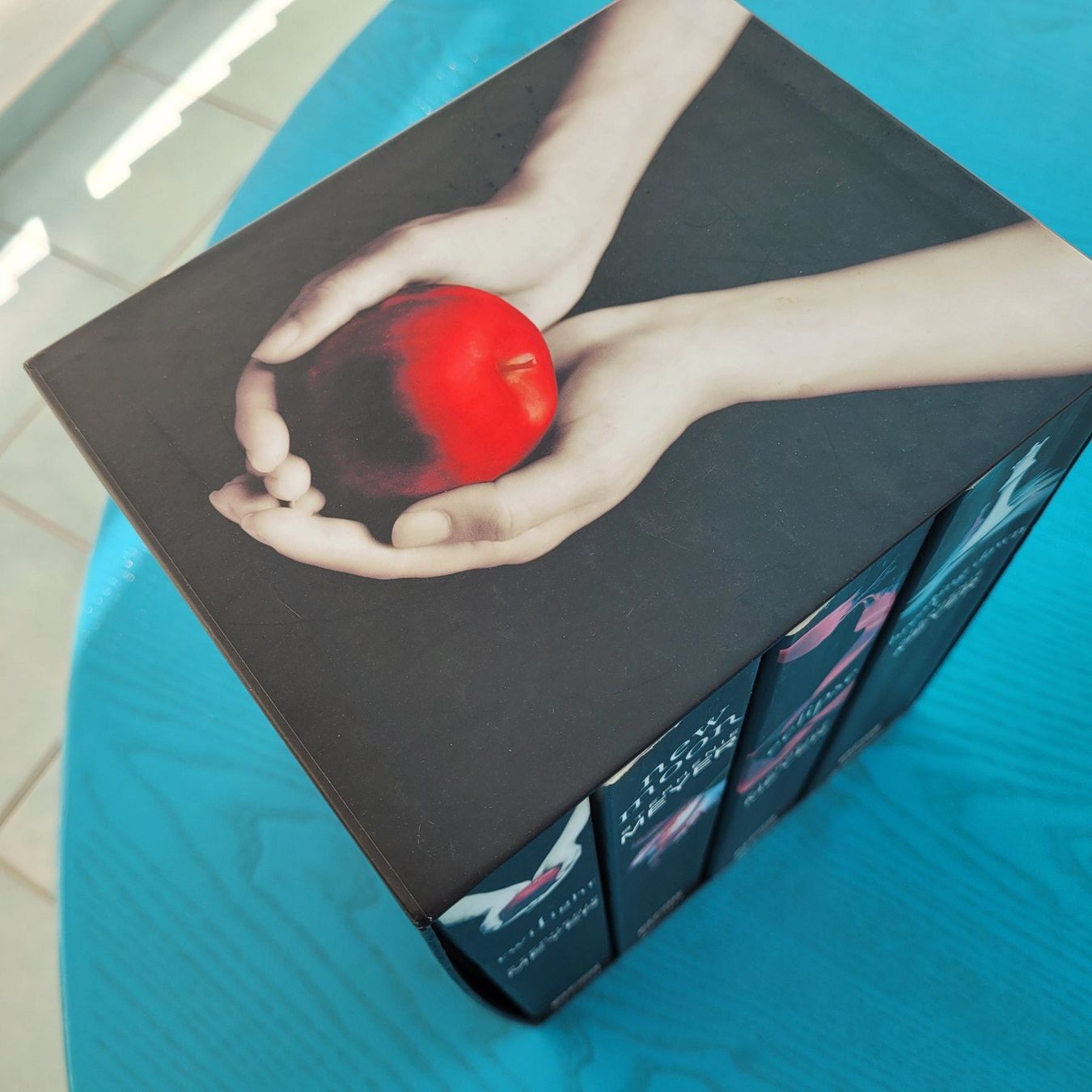 Libri: Twilight Saga Boxset , Schuber , Stephenie Meyer , englisch – Usato da SCHÜBELBACH venduto da CoKaHa 1
