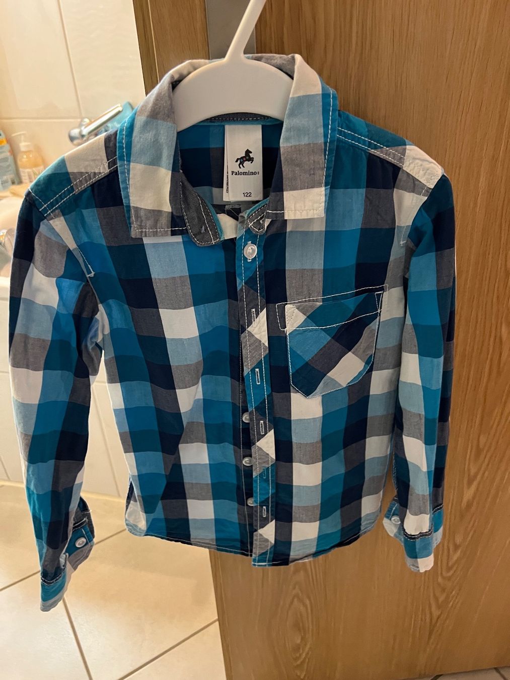 Chemises, T-shirts & Polos: Hemd Gr. 122 – D'occasion à Wallisellen par Kaktus8304
