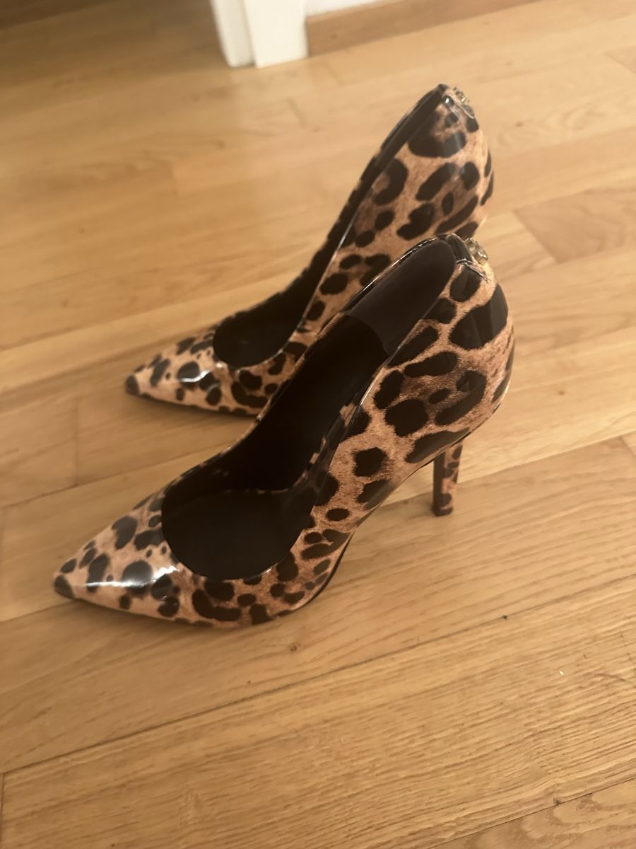 Guess Damenschuhe: Guess shoes – Gebraucht aus Paradiso von kat_srp7 2