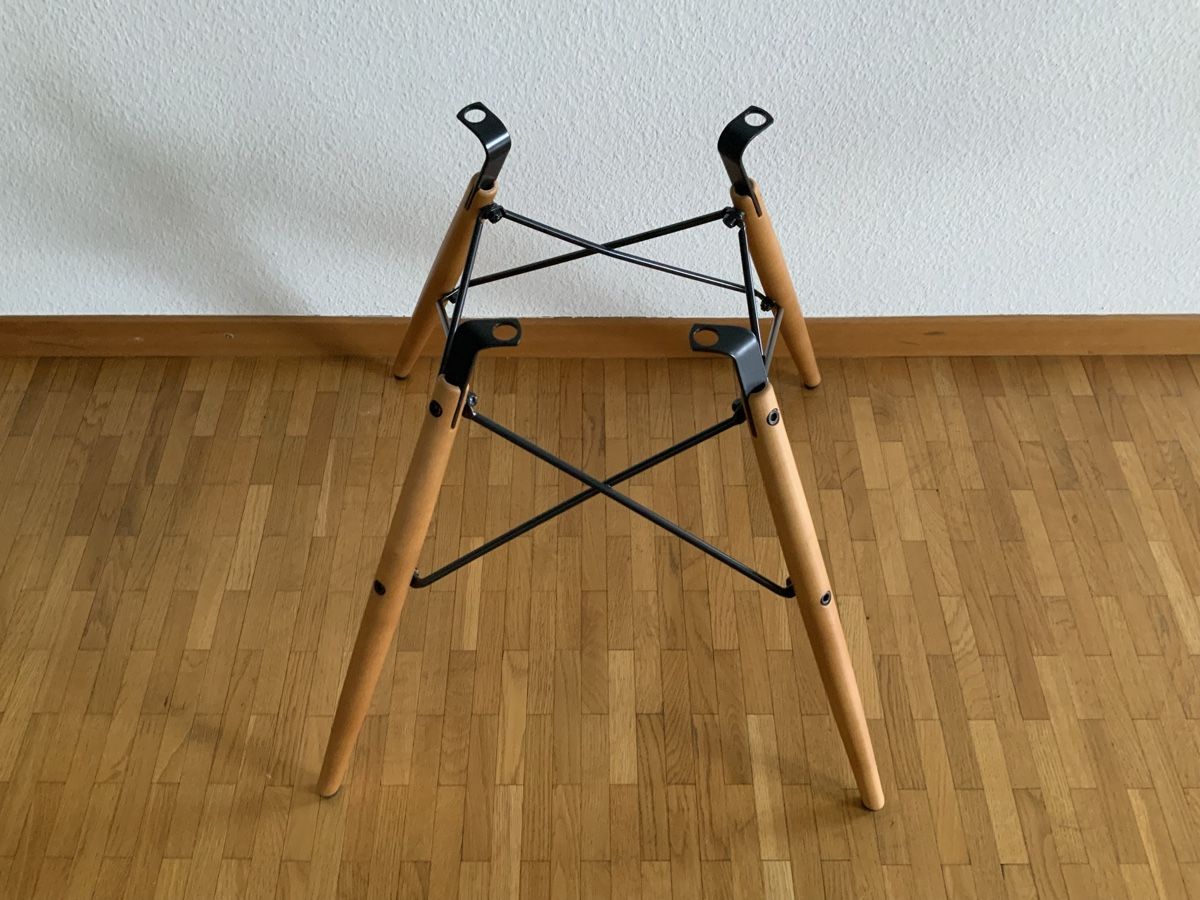 Eames Poltrone: Vitra: piètement neuf pour fauteuil Eames DAW – Nuovo (secondo la descrizione) da Genève venduto da Taracolac20 3