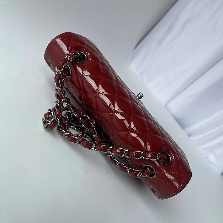 Taschen für Damen: Chanel Classic Flap Medium Rouge Cerise – Gebraucht aus Lausanne von Temamapaire 3