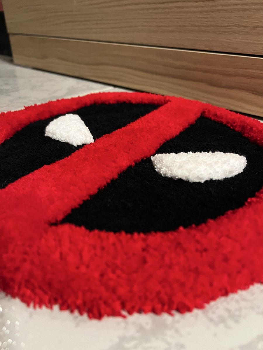 Tappeti: Tapis Deadpool Tufté Main, Déco Originale - Neuf! – Nuovo (secondo la descrizione) da Cointrin venduto da 3bdn28 2