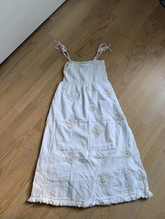 Kleid Hallhuber weiss bestickt Gösse 36 guter Zustand