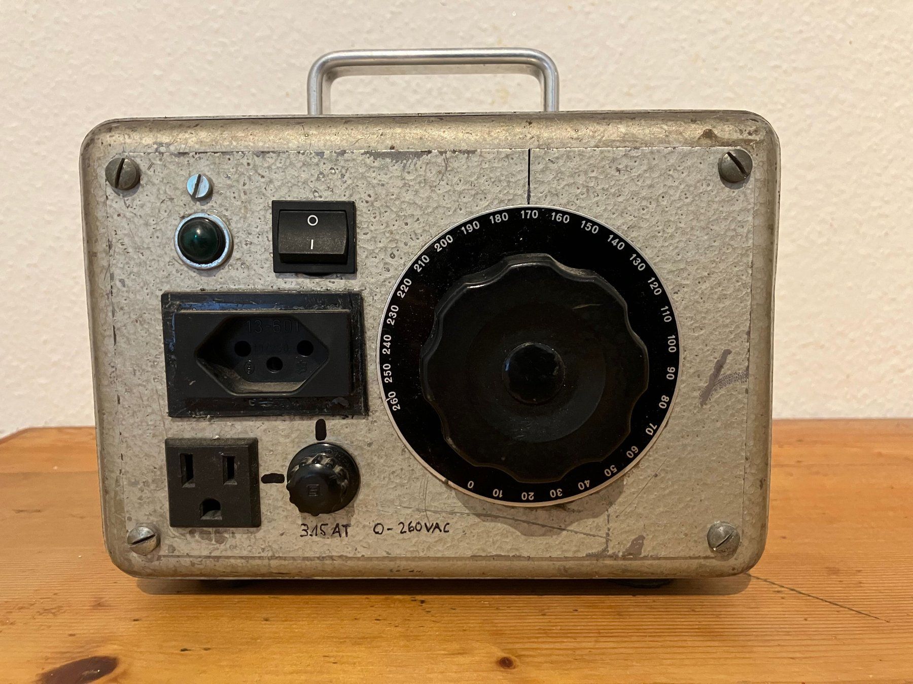 Convertisseurs: Variac 0-240V Vintage – D'occasion à Zürich par MamuTech
