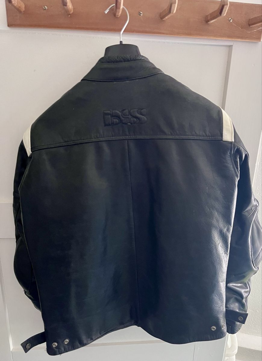 IXS Vestes: Leder Motorradjacke, neuwertig – D'occasion à Ebnat-Kappel par Privat1935 1