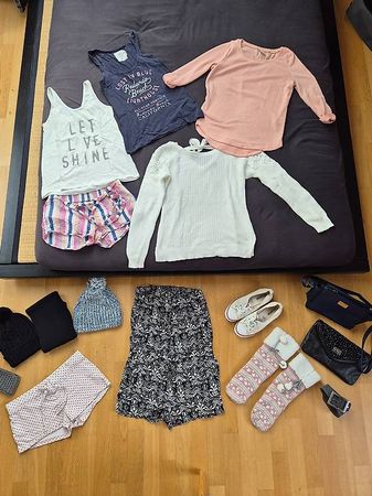 Mädchenkleiderset Gr. S/36 inkl. Schuhe & Accessoires