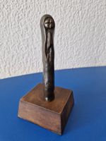 vintage Bronze Skulptur auf Holzsockel