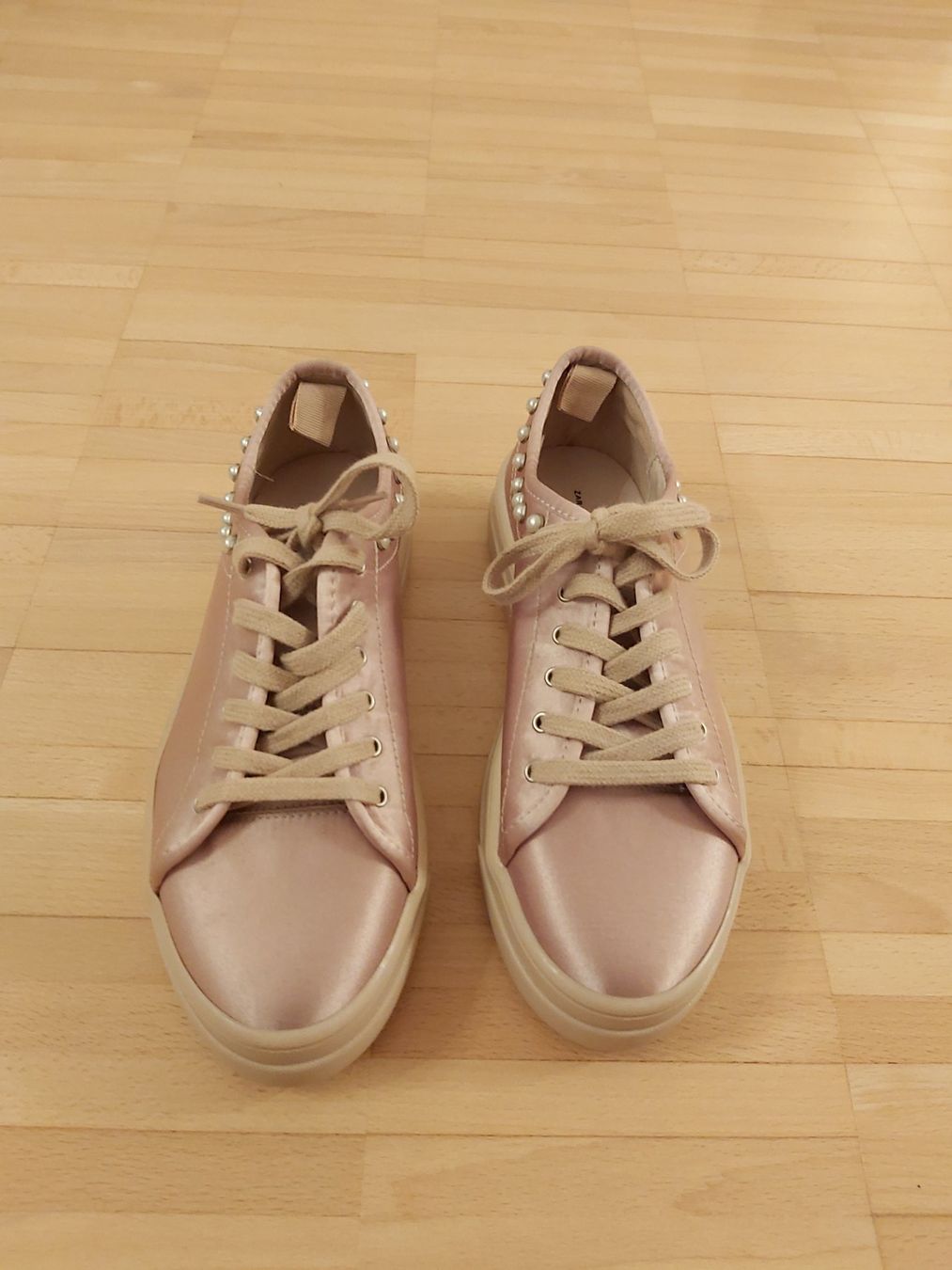 Zara Scarpe da donna: Zara Sneaker mit Perlen Satin Grösse 38 – Usato da Frauenfeld venduto da mariom02 1