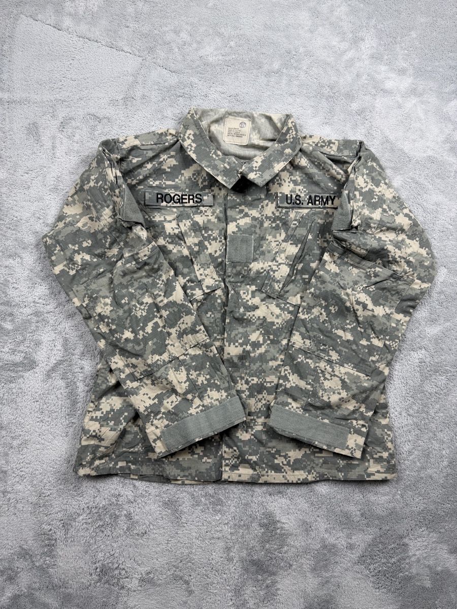 US Army Uniformes: US Army Feldbluse Tarnmuster Grösse Medium Regular – D'occasion à Erlinsbach SO par TogaResell