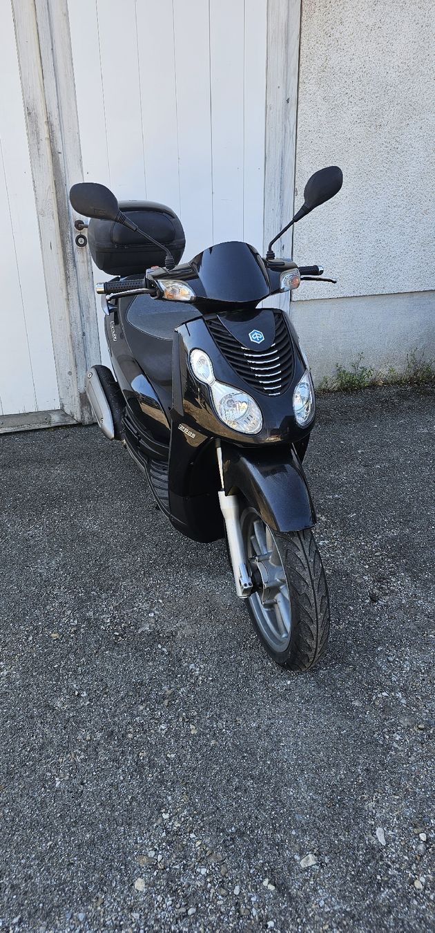 Piaggio Scooter: Piaggio Carnaby 125 – Difettoso da Triengen venduto da TheBigBoss 1