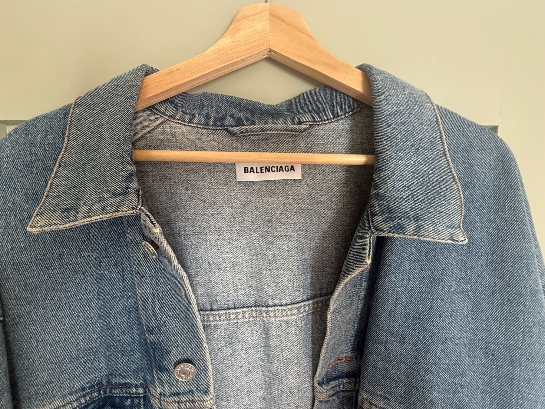 Balenciaga Jacken: Balenciaga Oversized Jeansjacke – Gebraucht aus Zürich von ele_nd88 3