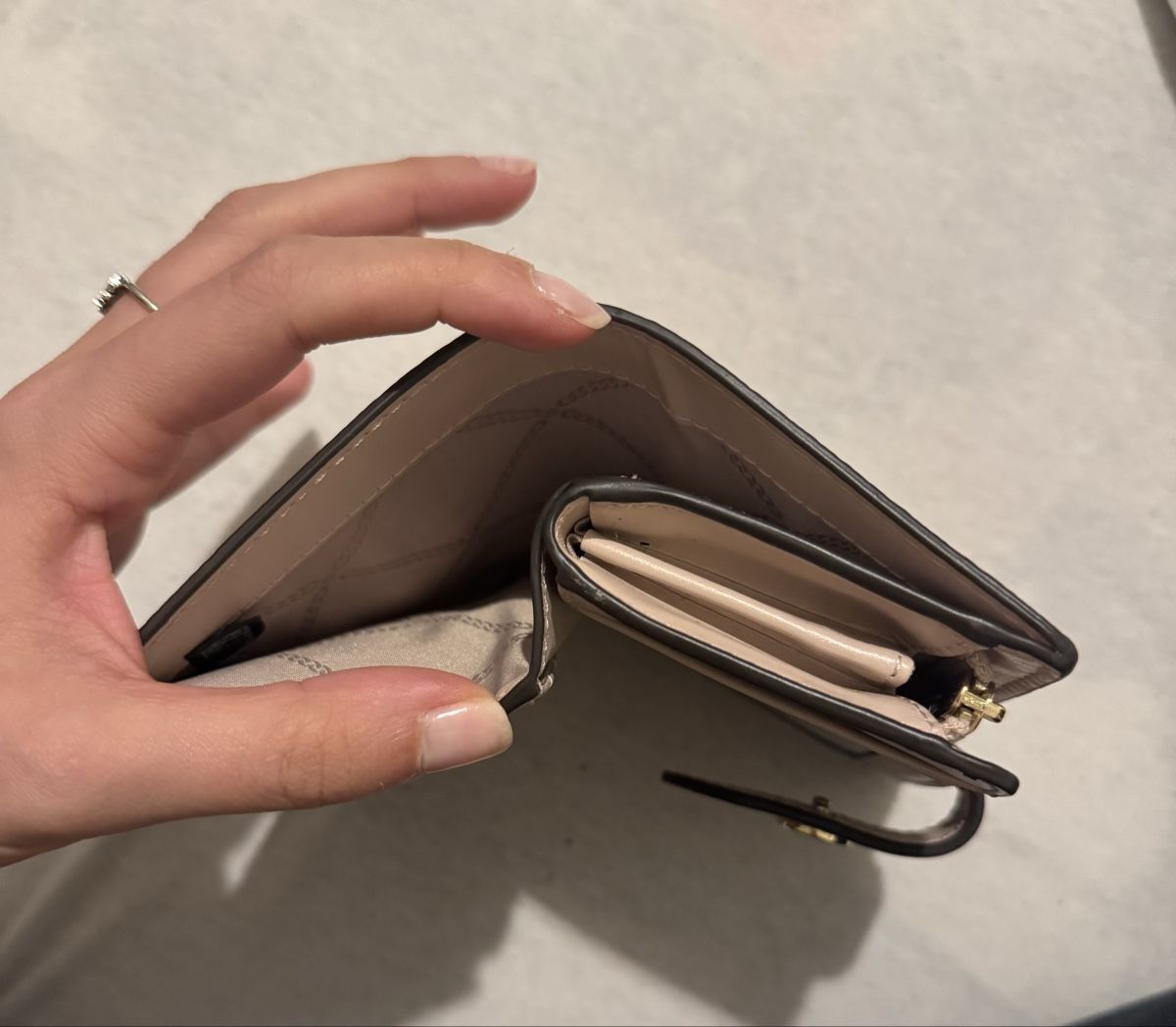 Michael Kors Portamonete: Michael Kors Portmonnaie – Usato da Uerikon venduto da _Angi. 4