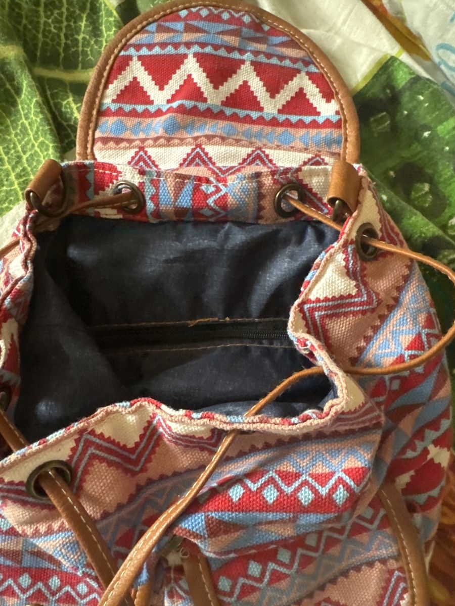 Zaini: Trendiger Ethno-Rucksack ! – Nuovo (secondo la descrizione) da Gersau venduto da Second-Hand-Shop 2