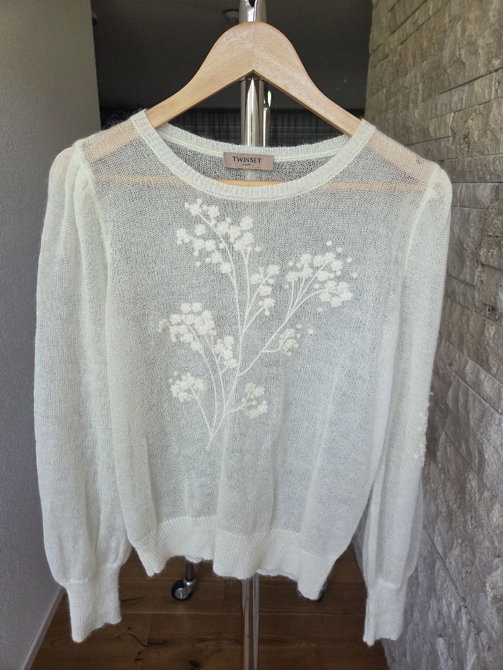 Twinset Pullover & Sweatshirts: Wunderschöner Twinset Milano Pullover | Weiss  – Neu (gemäss Beschreibung) aus Scherzingen von tan_l9n2
