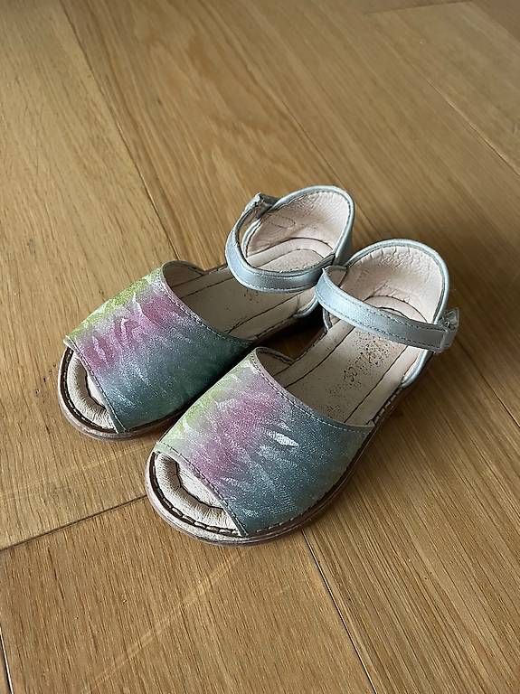 Scarpe per ragazze: Sandale Schuh Gr. 24 – Usato da Balgach venduto da RianaT