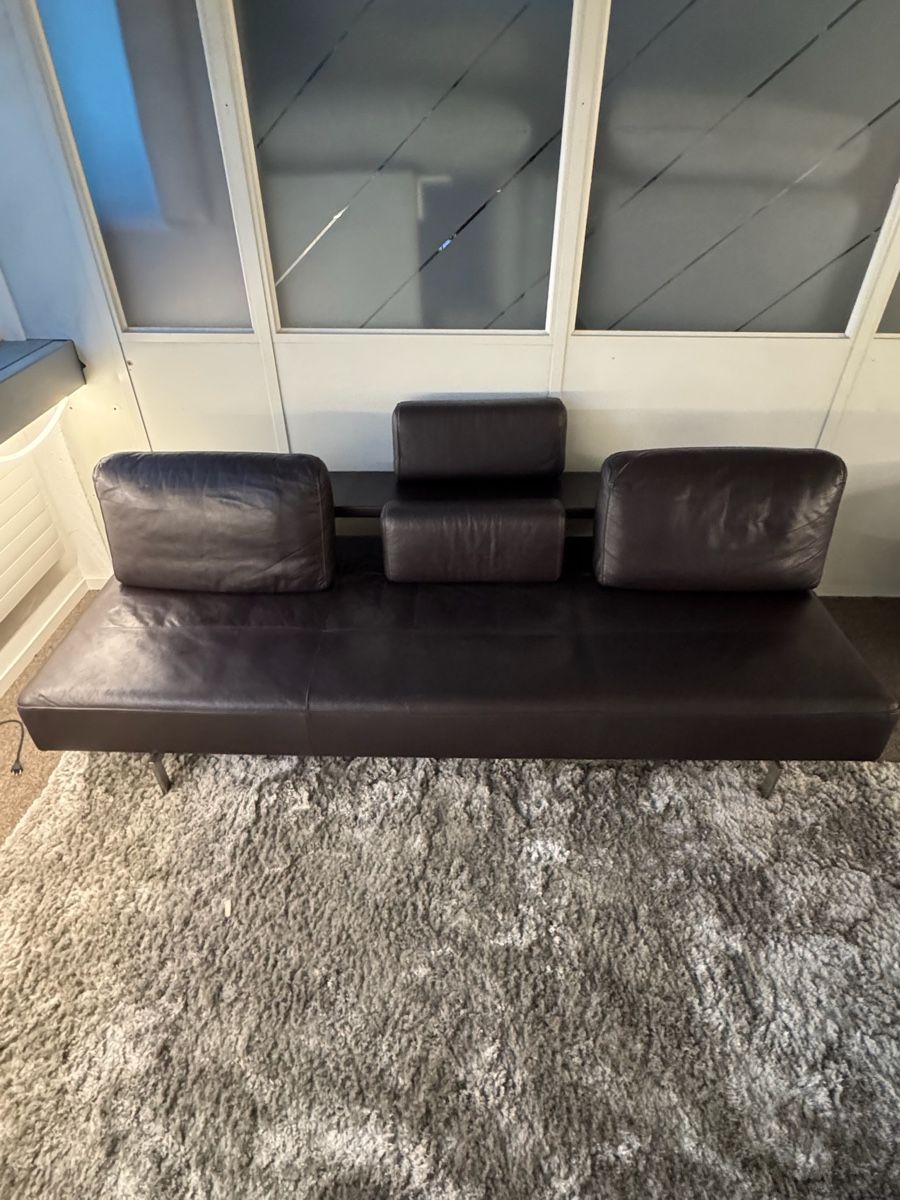 Rolf Benz Divani: Rolf Benz 3-Sitzer-Sofa, schwarzes Echtleder – Usato da Fehraltorf venduto da Sofalab.swiss 4