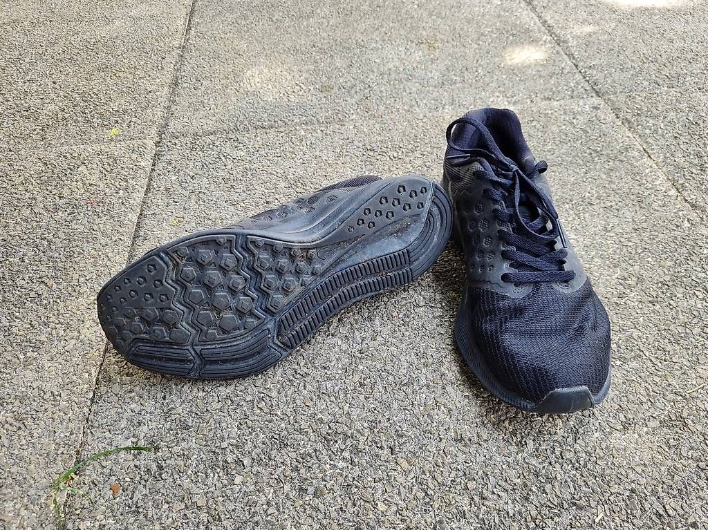 Chaussures femmes: Damen Sneaker Gr. 38 – D'occasion à La Heutte par tau_5vvl 1