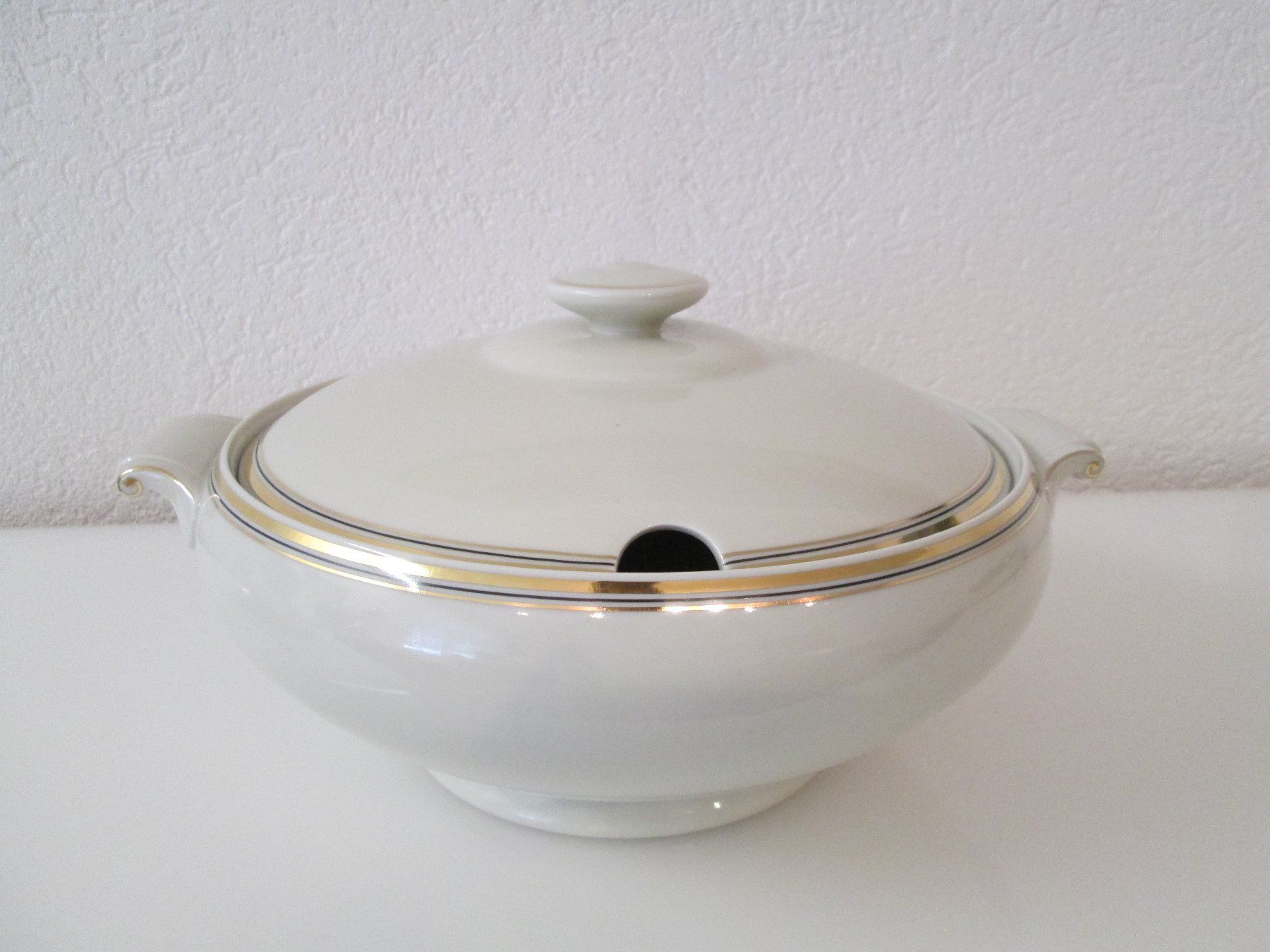 Ciotole: Elegante Suppenterrine Langenthal,Schweiz. – Usato da Movelier venduto da KRASI61