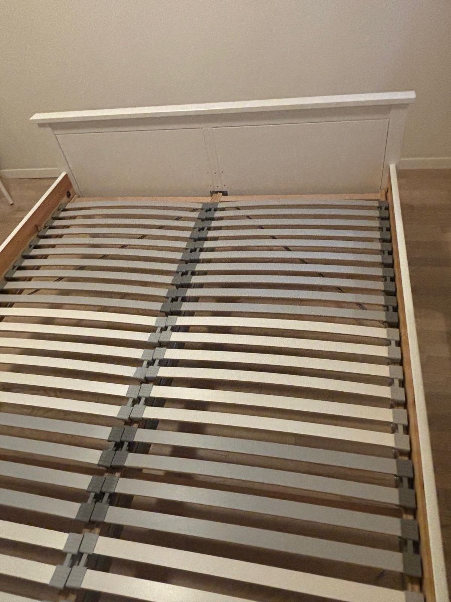 Letti: IKEA HEMNES Bed Frame and Bed Slats – Usato da Zürich venduto da Sga_campa 2