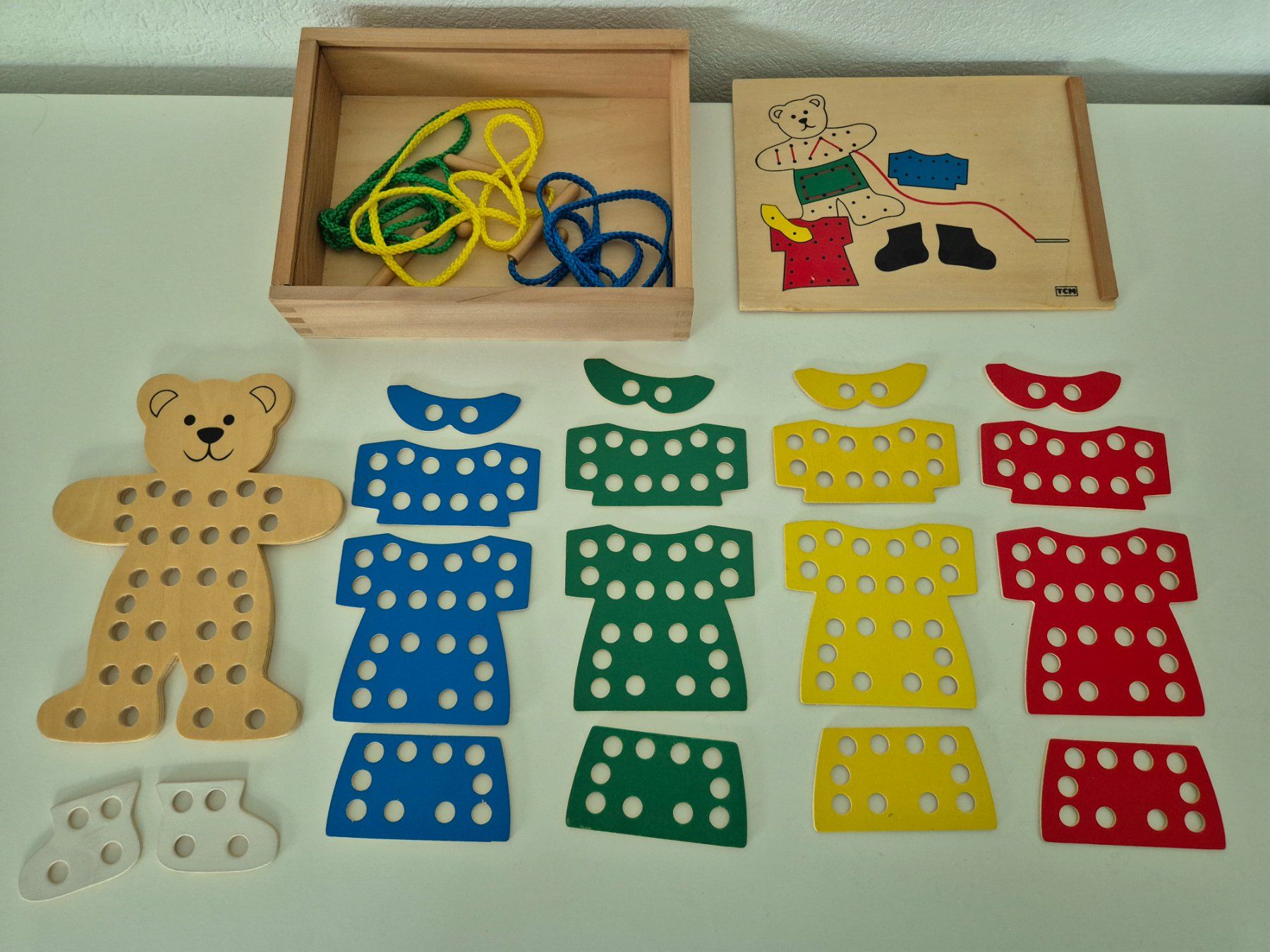 Giocattoli: Einfädelspiel aus Holz "Bärchen" – Usato da Aarburg venduto da i_c6r8 1