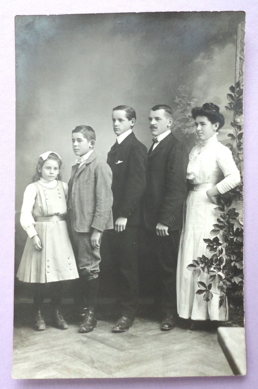 Cartoline postali: Photo de famille – Usato da Fétigny venduto da Billy2miny