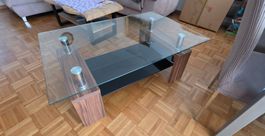 Glas-Couchtisch, modern, mit Ablage