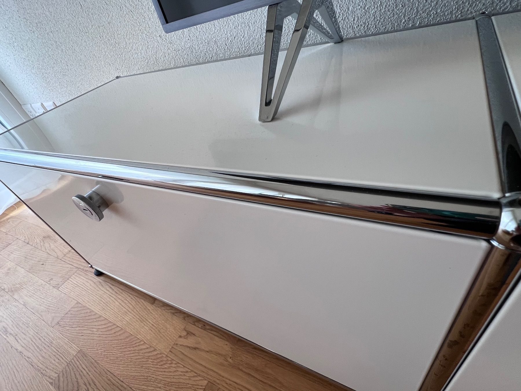 Cassettiere: USM Haller Lowboard Sideboard Weiss – Usato da Oberglatt ZH venduto da gal_7qjw 1