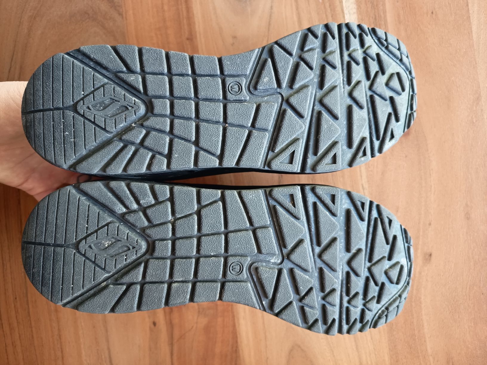 Skechers Scarpe da uomo: Schuhe Skechers Grösse 39 – Usato da Wald ZH venduto da -lea- 2