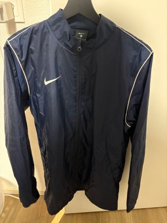 NEUWERTIGE NIKE REGENJACKE GRÖSSE m