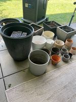 Diverse Töpfe